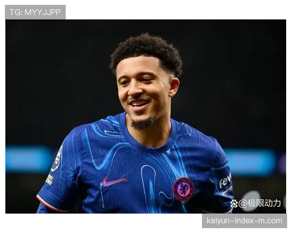 切尔西后防线个人失误频发，体系性防守组织存在明显漏洞